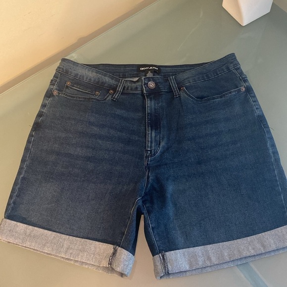 DKNY Dark Wash Denim Jean Shorts With stretch size 14 - Picture 2 of 5